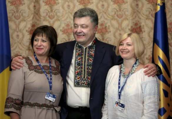 Порошенко в вышиванке пообещал украинцам евроинтеграцию (ФОТО) | Русская весна