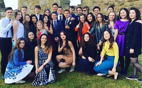 Дети Порошенко устроили фотосессию в элитном колледже Англии (ФОТО) | Русская весна