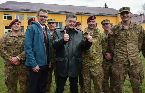 Порошенко: Численность украинских военнослужащих на Донбассе доведена до 60 000 | Русская весна