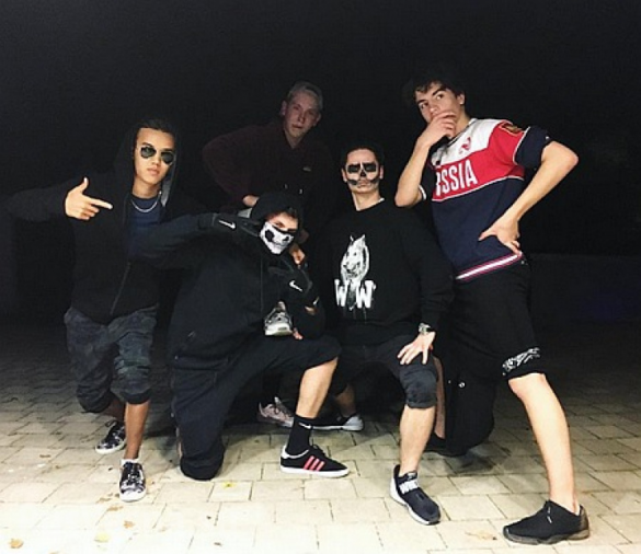 «Лизнул так лизнул!» — даже украинские «патриоты» высмеяли лизоблюдство придворного политолога | Русская весна