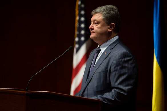Поможите, чем можете: Порошенко в США просит оружие и уговаривает усилить антироссийские санкции | Русская весна