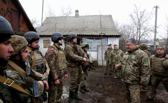 ВСУ решили «завоевать» кусочек Донбасса, чтобы спасти Порошенко | Русская весна