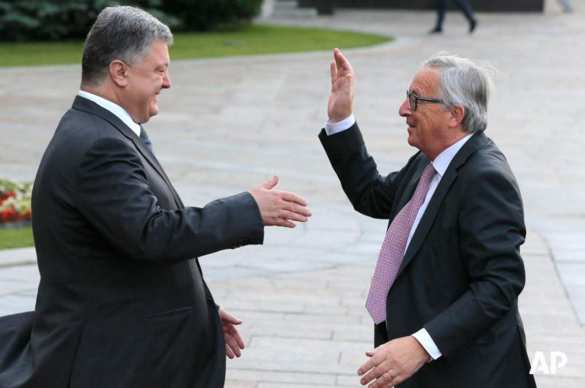 Юнкер похлопал Порошенко по затылку (ВИДЕО) | Русская весна