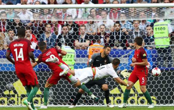 Историческое событие на Кубке конфедераций: арбитр отменил гол португальцев после видеоповтора (ВИДЕО) | Русская весна