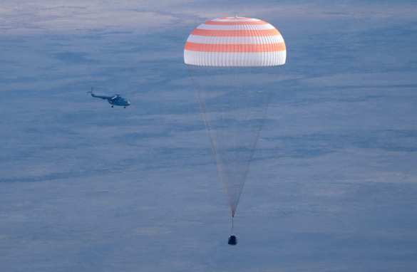 Удивительные кадры посадки спускаемого аппарата «Союз МС» (ФОТОРЕПОРТАЖ) | Русская весна