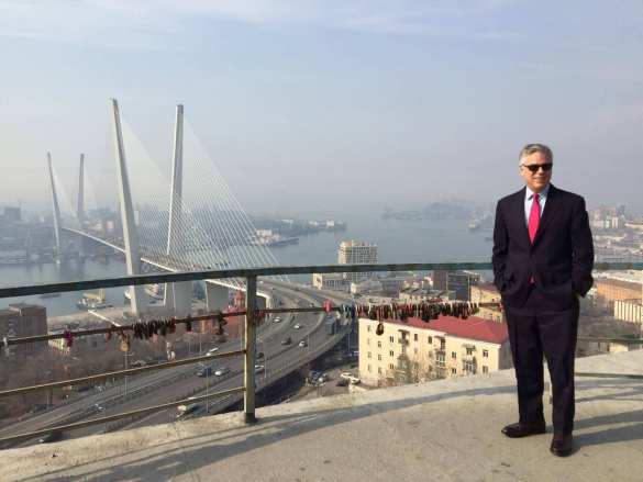 Посол США приехал во Владивосток и вспомнил о «родной Калифорнии» (ФОТО) | Русская весна