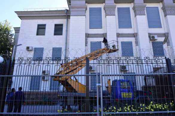 Посольство России в Киеве укрепляют накануне выборов (ФОТО) | Русская весна