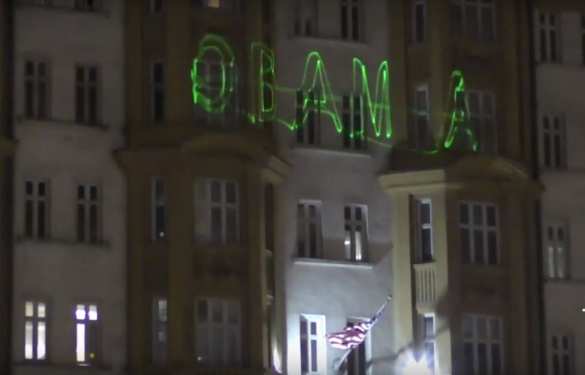 «Федералы» «атаковали» лазерами посольство США в Москве (ВИДЕО) | Русская весна