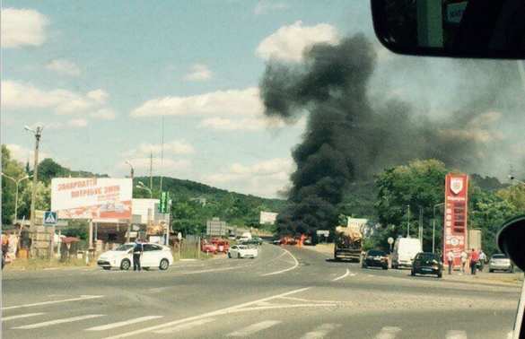 МОЛНИЯ: в Закарпатье идет бой между мафией и неофашистской бандой, есть убитые, горят машины, Мукачево оцеплено спецназом (+ФОТО, ВИДЕО) | Русская весна