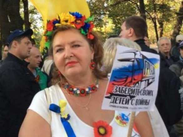 И. Безлер: 8000 евро за солдата — правозащитница Елена Васильева торгует украинскими пленными (ВИДЕО 18+) | Русская весна