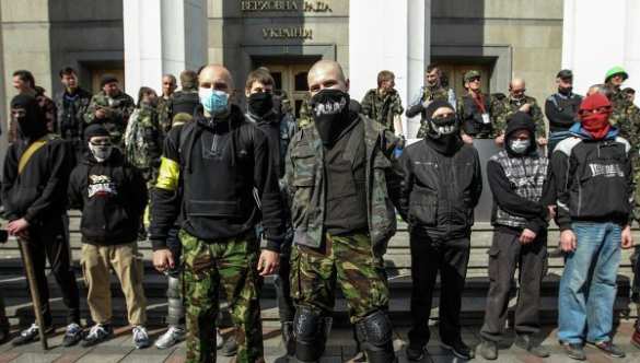 «Правый сектор» в Ивано-Франсковске вымогает у «Лукойла» 3 т бензина месяц — ОБСЕ «Правый сектор» в Ивано-Франсковске вымогает у «Лукойла» 3 тонны бензина в месяц с каждой АЗС — ОБСЕ | Русская весна