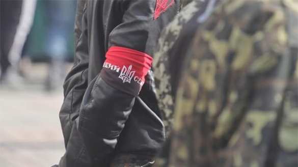 «Правый сектор» взял под контроль Львов, город окружен блокпостами, на улицах патрули боевиков | Русская весна