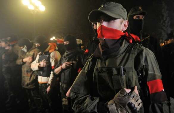 Кировоградский Апелляционный суд окружили около сотни боевиков «Правого сектора» | Русская весна