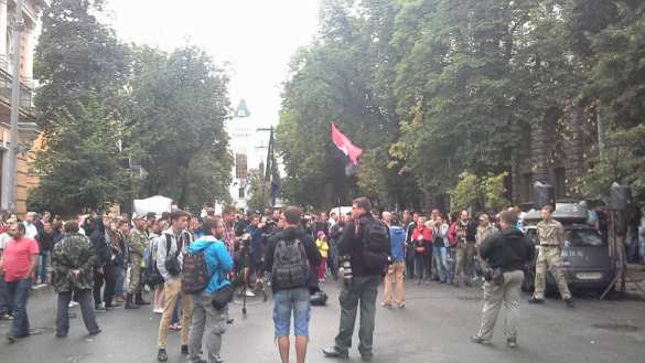 «Правый сектор» у здания Администрации президента требует отставки Авакова и руководства МВД Закарпатской области | Русская весна