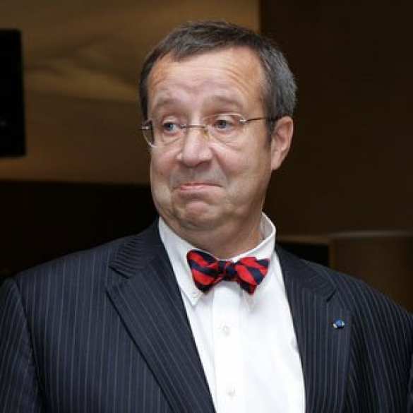 Президент Эстонии Тоомас Хендрик Ильвес Президент Эстонии Тоомас Хендрик Ильвес высмеял украинскую политику шантажа Евросоюза | Русская весна