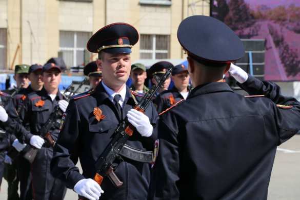 Выпускники-магистры Луганской академии внутренних дел получили дипломы Российской Федерации (ВИДЕО) | Русская весна