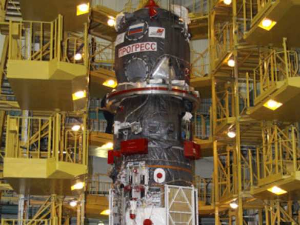 На Байконуре продолжается подготовка к запуску грузового космического корабля «Прогресс М-26 М» | Русская весна