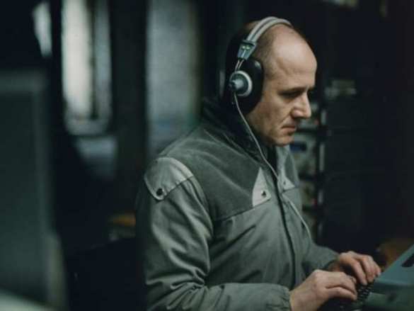 Уклонистов на Украине будут ловить, прослушивая телефон | Русская весна