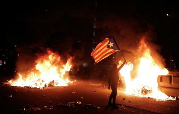 Жаркое «эль класико»: ад на улицах Барселоны (ФОТО, ВИДЕО) | Русская весна