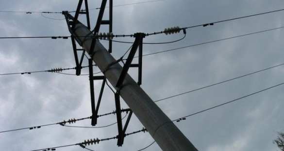 Правосеки оборвали провода по линии Мелитополь-Джанкой, обьявив о поддержке украинскими энергетиками блокады Крыма | Русская весна