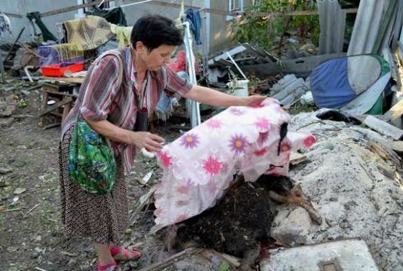 Первомайск, видео разрушений и жертв обстрелов (18+) | Русская весна