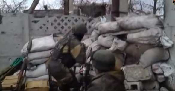 Бои под Донецком: бригада «Пятнашка» держит оборону в Песках (ВИДЕО) | Русская весна