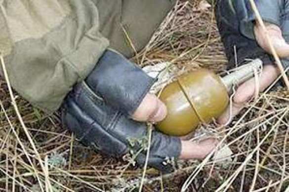 В Амвросиевке подросток нашел растяжку и заряды, установленные накануне диверсантами | Русская весна