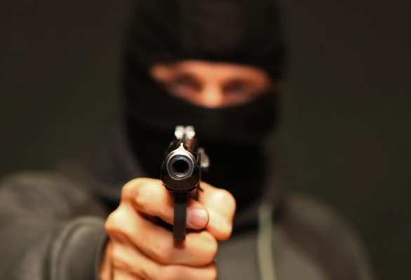 Избили, ограбили, и угнали авто: бандиты в балаклавах и камуфляже напали на харьковчанина | Русская весна