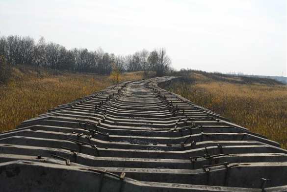 Типичная Украина: в Днепропетровске воры разобрали ж/д полотно и пустили под откос поезд (ВИДЕО) | Русская весна