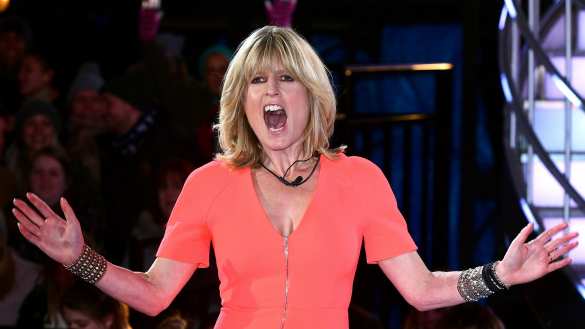 53-летняя сестра экс-главы МИД Британии Джонсона разделась в прямом эфире из-за Brexit (ВИДЕО) | Русская весна