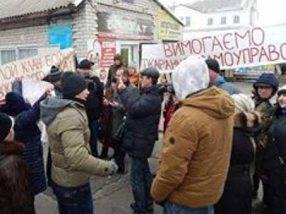 Херсонщина: «Правый сектор» хочет подмять под себя весь мелкий бизнес на рынке в Новой Каховке | Русская весна