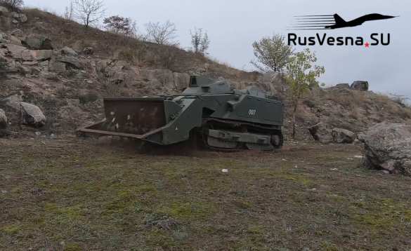 Военные роботы Армии России работают у порта Мариуполя (ВИДЕО) | Русская весна