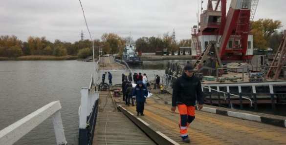 Понтонный мост ушёл под воду в Ростове-на-Дону: спасатели устраняют последствия ЧП (ФОТО, ВИДЕО) | Русская весна