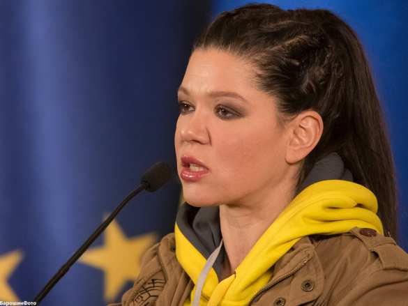 «У меня на глазах убили охранника Захарченко», — Руслана о визите в ДНР (ВИДЕО) | Русская весна