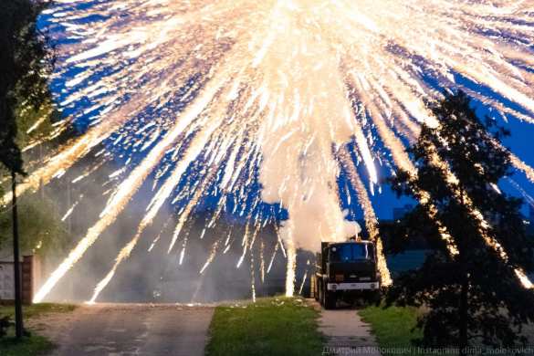 ЧП во время салюта в Минске: выбиты стекла, есть пострадавшие (ВИДЕО, ФОТО 18+) | Русская весна