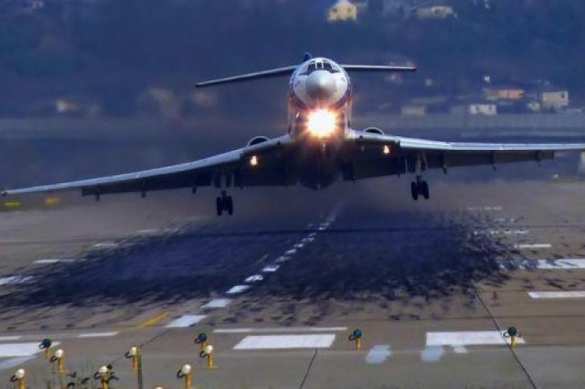 Ураган «Герварт» едва не уронил пассажирский лайнер и «сдул» российский самолет со взлетной полосы (ВИДЕО) | Русская весна