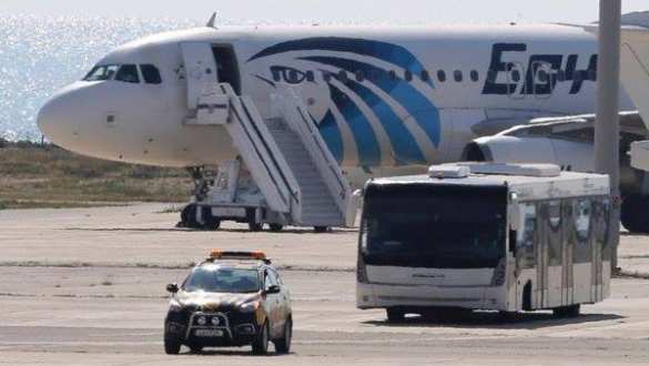 Угон египетского самолета: мотивы захватчика оказались личными, — президент Кипра (ФОТО) | Русская весна