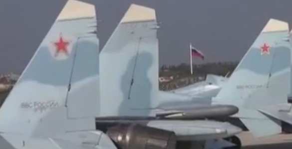 Российская авиация стирает в пыль командные пункты и караваны с нефтью ИГИЛ (ВИДЕО) | Русская весна