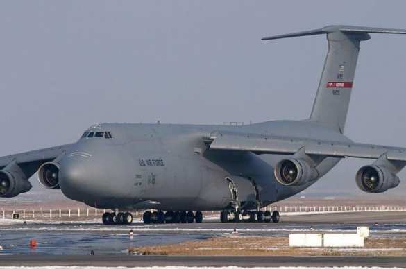 Самолеты НАТО доставляют оружие в Днепропетровск Самолеты НАТО доставляют оружие на Украину: цель — молниеносно войти в города, из которых Армия Новороссии вывела тяжелое вооружение | Русская весна