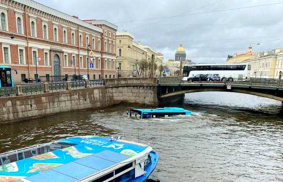 Появились данные о жертвах страшного ДТП с автобусом в Петербурге | Русская весна
