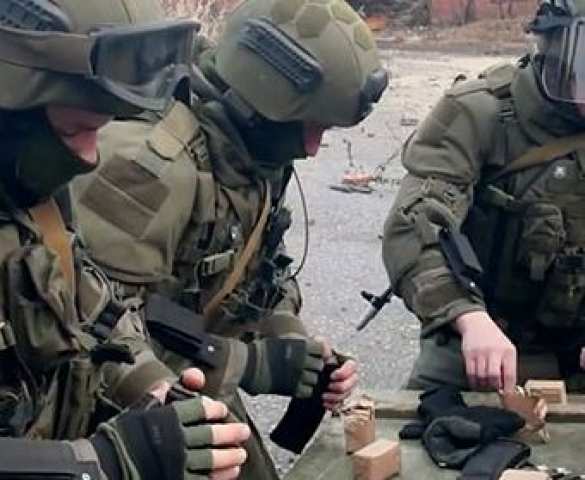 Российские военные разминировали корабль ВМСУ «Кореец» на пристани Бердянска (ВИДЕО) | Русская весна