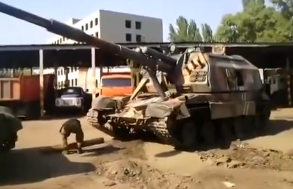 Ополченцы ДНР захватили самоходную артустановку «Мста-С» (видео 18+) | Русская весна