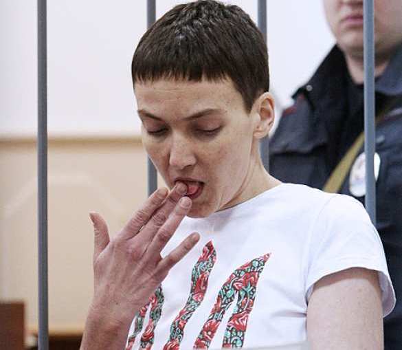 Наводчица Савченко прекратила голодовку и перешла на куриный бульон Наводчица Савченко прекратила карикатурную «голодовку» и перешла на куриный бульон | Русская весна