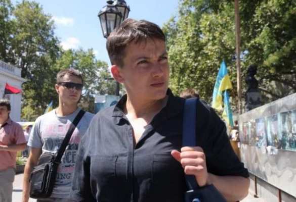 Савченко в Одессе забросали яйцами и не пускали в мэрию (ФОТО, ВИДЕО) | Русская весна