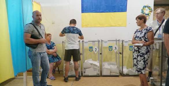 У первых лиц возникнет дрожь в руках и ногах: на Украине могут отменить выборы (ВИДЕО) | Русская весна