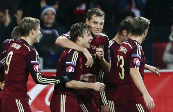 УЕФА разрешил сборной России выйти на матч в траурных повязках | Русская весна