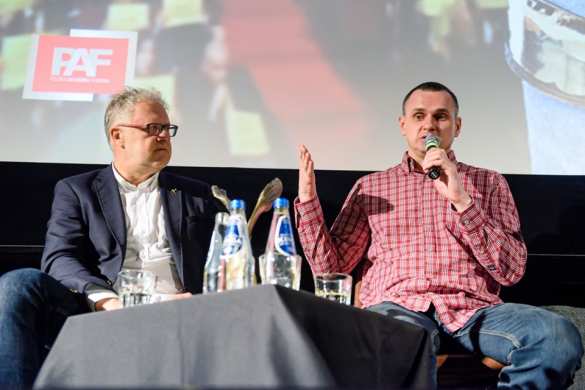 «За отвагу и несокрушимость»: «режиссёра» Сенцова наградили в Польше (ФОТО) | Русская весна