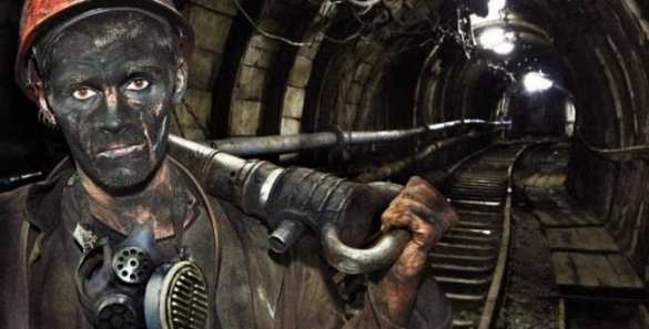 Львов: шахтеры под облгосадминистрацией требовали вернуть долги по зарплате и сохранить шахты (видео) | Русская весна