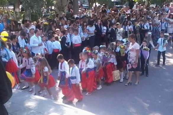 Одесских школьников принудили сдать деньги на «АТО» вместо цветов учителям (ФОТО) | Русская весна