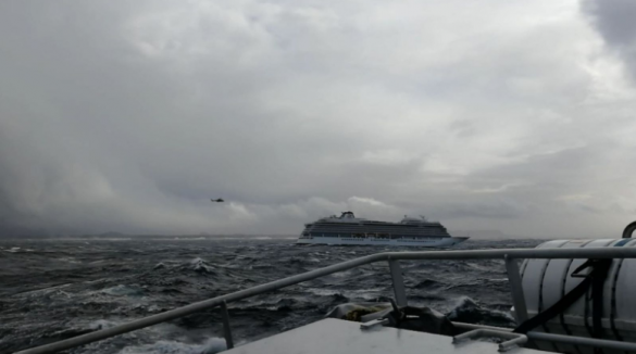 Мебель летает: кадры с терпящего бедствие лайнера близ Норвегии (ВИДЕО) | Русская весна